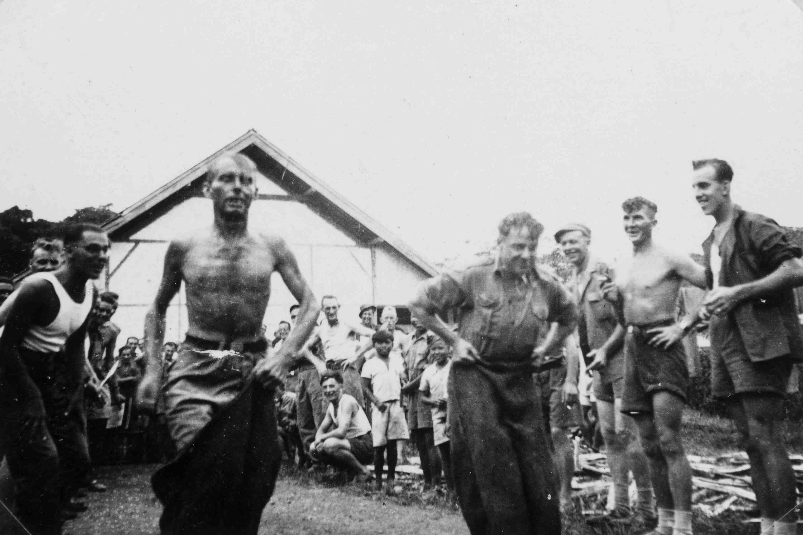 KNIL militairen Spelen in Tegallega, Java, 1946 of 1947